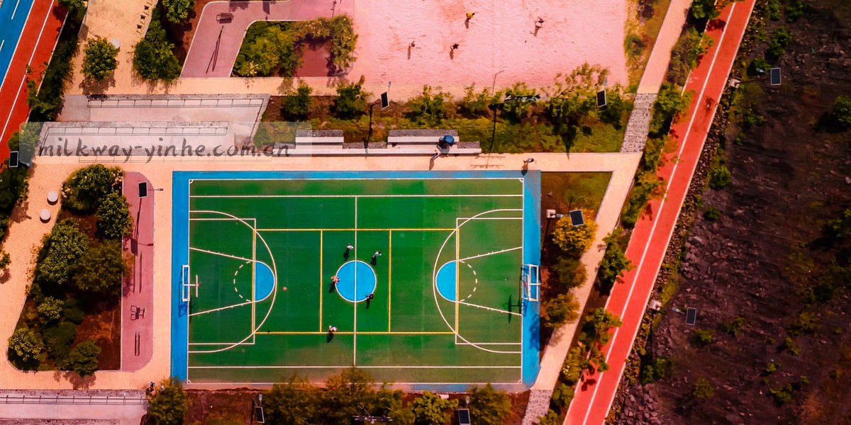 抽象的客服耳麦与星光元素构成的服务场景